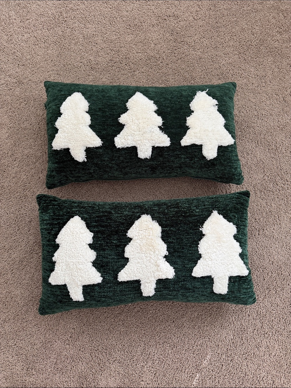 Green Holiday Tree Accent Pillow with Cream Tufted Trees
